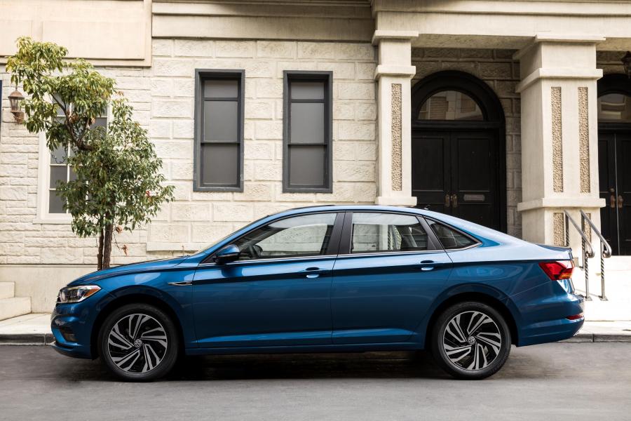  Volkswagen Jetta SEL Premium 2018 года  (NA) (фото 32 из 40)